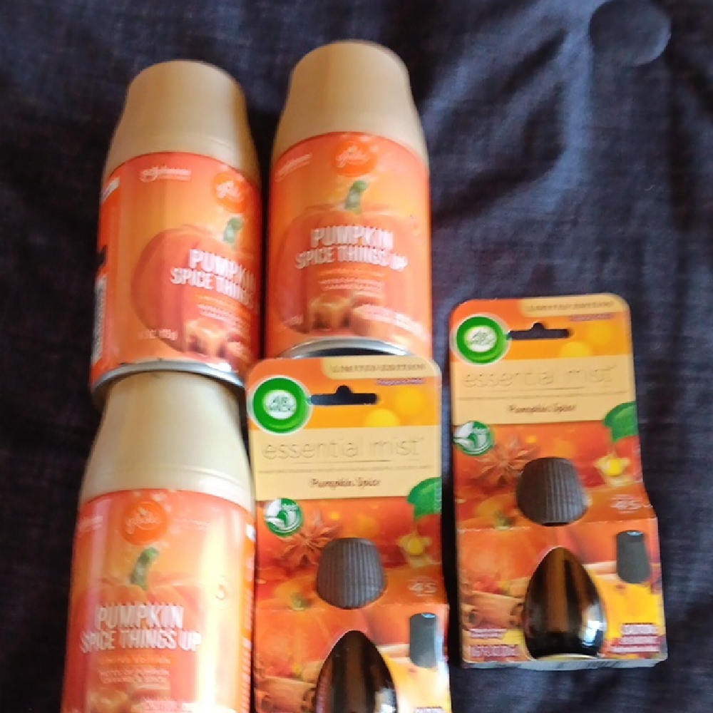 Glade Orange and Tan Party Essentials